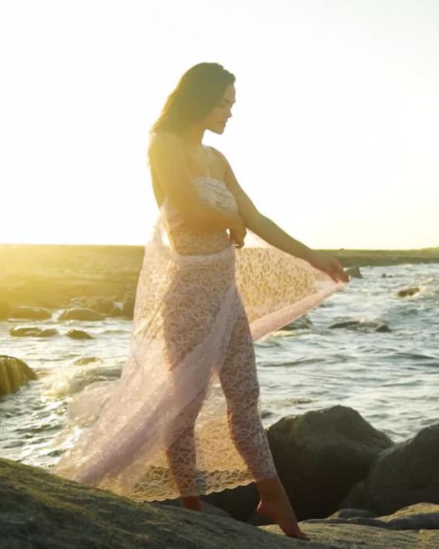 Myla Dalbesio Moves like a dancer SI Swimsuit 2018